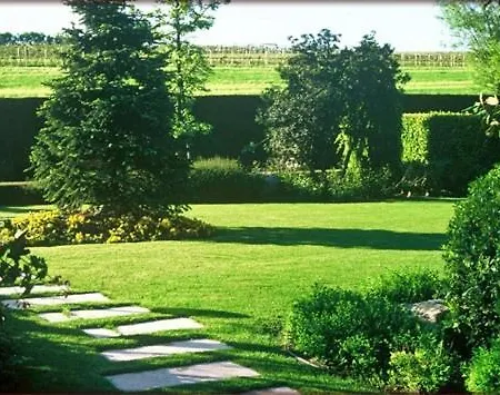 Neoeast Guesthouse *